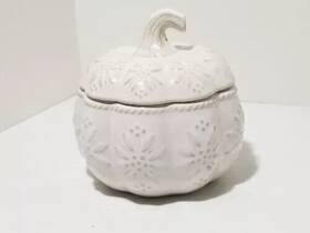 Ppp-hld-833242 Temp-tations Old World Pumpkin Soup Bowl With Lid 12oz Off-white