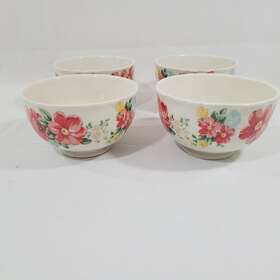 2818dmt The Pioneer Woman Floral Set Of 4 Footed Cereal Soup Bowls
