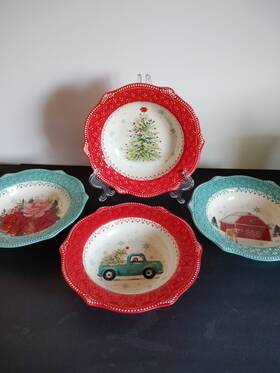 The Pioneer Woman 3218dvd This Colorful Stoneware Christmas Soup Bowl Set Of 4 Microwave Saf