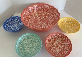 The Pioneer Woman 849434034140 5-piece Serving Bowl Set. Great For Summer Salads