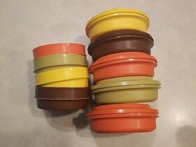 1206 Tupperware 1356 Set Of 4 #1356 And 10 #1206 With Lids Stackable Vintage Bowls