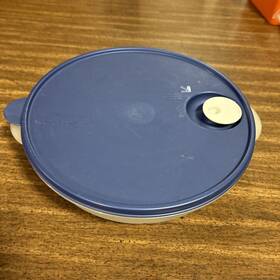 2651a-2 Tupperware 3284c-3 3 Compartment Microwavable Dish With Lid Vented
