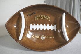 Ullman 077798815826 All Star Football Plastic Oval Divided 18 Inch Party Serving Chip Ftn Dip Bowl