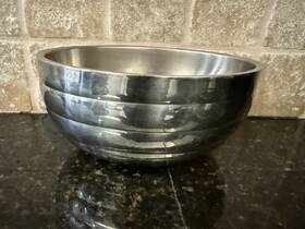 46566 Vollrath Oval Double Wall Stainless Steel Ribbed Mixing Bowls 8/12 Inch