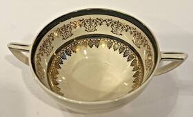 547269 Wedgwood Handled Soup Bowl With Gold And Blue Filigree Decoration