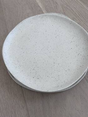 988314 West Elm Melamine Serveware 7.5 Inch Plate Organic Stone White Gray Speckles Set 7