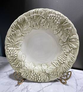 Williams-sonoma 703624731038 Napa Sage Green Soup And Pasta Bowl Grape Leaves 10 3/8 Inch