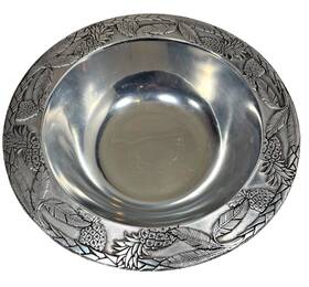 431015 Wilton Armetale Islands Medium Round Serving Bowl 12-1/2 Inch Hollowware #431015