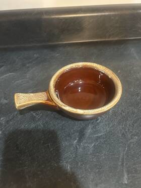 Osc-15-h World Ultima Since 1847 Onion Soup Crock Dishes Chili Bean Stoneware Bowl