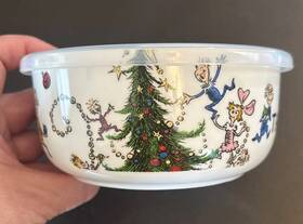 X24-13 Zrike Brands Grinch Max Whoville Christmas Tree Bowl With Lid 6 Inch Dr. Seuss