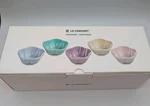 Le Creuset Mini Flower Dishes, Of Bowls 75ML 1/2OZ - New Box!. Fixed Price $99.00.