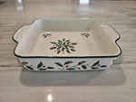Lenox Holiday Square Baker Green Trim & Holly Berries 8 New Box Baking Dish. Fixed Price $25.00.