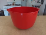 Vintage Mid Century Trudeau Red Melamine Mixing Bowl 2.0L Neove Inc. Fixed Price $22.99.