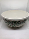 Lenox Holiday Serve&store Bowl 32 Oz. W/non Locking Porcelain New Never Used. Fixed Price $19.99.