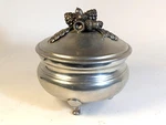 Vagabond House Pewter Acorn Oak Leaf Lidded Sauce Nut Bowl Majestic Forest. Fixed Price $95.00.