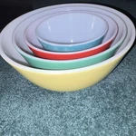 Vintage Pyrex Mixing Bowl Set Rare. Fixed Price $60.00.