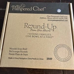Pampered Chef 2014 Roundup From The Heart Nourish Soup Bowl #2949 New In Box. Fixed Price $10.06.