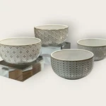 Le Tauci Ceramic Bowls Set Of 4 Beige Patterned Dessert Cream Euc. Fixed Price $22.50.