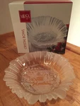 Mikasa Holiday Classics Crystal Bowl 10.5" SA520/259 Etched Winter Scene Nib. Fixed Price $23.45.
