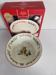 Lenox Christmas Home For The Holidays Round Porcelain Serving Bowl 8 Holly. Fixed Price $19.99.