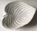 Michael Aram White Hosta Collection Leaf Form Ceramic Serving Bowl Euc. Fixed Price $140.00.