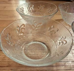 Vintage Anchor Hocking Amanda Textured Glass Salad Bowls 4 With Leaves Dots. Fixed Price $25.00.