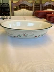 Pfaltzgraff Winterberry 1 Quart Oval Vegetable Bowl. Fixed Price $20.00.