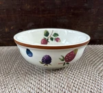 Longaberger Pottery Berry Fruit Medley Bowl Cereal Dessert 5.75". Fixed Price $9.99.
