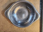 Wilton Armetale Scallop Handle Silver Medium Round Bowl (rh 8-1). Fixed Price $12.99.