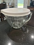Pampered Chef Classic 2 Qts 8 Cups Batter Bowl W/lid. Fixed Price $24.00.