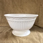 Mikasa Italian Countryside 10 Off-white Serving Bowl KT058 Discontinued Piece. Fixed Price $48.99.