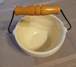 Tender Heart Treasures Ivory Ceramic Pottery Bowl With Wire Handle. Fixed Price $12.50.