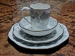 New Lenox Scattered Petals Serving For One 4 Piece Set Dinner Plates Bowl Mug. Fixed Price $25.00.