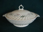Royal Doulton Glen Auldyn H4959 Round 10 1/2" Covered Serving Bowl With Lid. Fixed Price $49.95.
