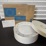 Pampered Chef Celebration Party Dessert/salad Plates Set Of 4 W/box Gold Stars. Fixed Price $27.95.
