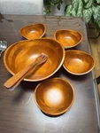 New Woodard & Charles 7 Piece Salad Bowl Set Beautiful Pattern. Fixed Price $60.00.