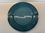 Le Creuset 3 Ring Design Caribbean Blue Teal Round Dinner Plate 12 Inch. Fixed Price $15.00.