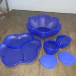 Tupperware #4624A Open House Chip Dip Bowl, Divided Lid & Bowls Blue. Fixed Price $19.95.