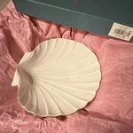 Lenox Shell Condiment Dish Porcelain Ivory/gold Trim Glossy Boxed 1-101-4550. Fixed Price $25.00.
