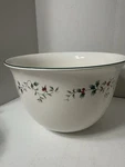 Pfaltzgraff Winterberry Great Bowl Large Serving Mixing 11" 6.5" Christmas. Fixed Price $36.00.