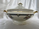 Bavarian Vintage Covered Round Serving Bowl Or Tureen By Hutschenreuther.. Fixed Price $34.98.