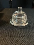 Williams Sonoma Grande Cuisine Glass Round Butter Dish With Lid Set Of (4). Fixed Price $25.00.