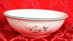 Vtg Pfaltzgraff Winterberry 8 1/4" Round Vegetable Bowl Made Usa Christmas. Fixed Price $15.00.