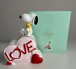 Lenox Snoopy Valentine"s Day Heart Porcelain 24K Gold Accents Candy Jar 8". Fixed Price $39.99.