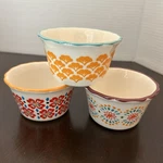 Pioneer Woman Set Of 3 Flea Market Scalloped Bowls Ramekins. Fixed Price $22.99.