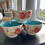 Pioneer Woman 2915DMT Sweet Rose Pattern Cereal Bowls. Set Of 4. Mint!!!. Fixed Price $30.00.