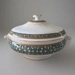 Wedgwood Everleigh Dark Green Covered Vegetable Bowl Excellent. Fixed Price $150.00.