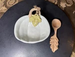 Mud Pie Pumpkin Bowl Spoon Fall Harvest Ceramic Dip Leaf Handle Set. Fixed Price $17.99.