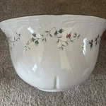 New Pfaltzgraff Winterberry Great Bowl Christmas Holiday Large 109-871-90 Nwt!. Fixed Price $48.99.
