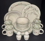 Pfaltzgraff Winterberry Christmas 20 Pc Dinnerware Set Plates, Bowls, Cups +more. Fixed Price $129.98.